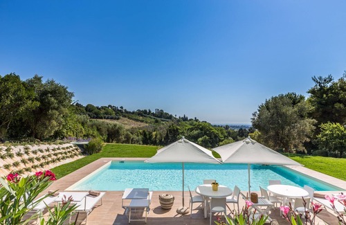 Monteprandone Villa | Elegant villa with pool 15 minutes from the beach of San Benedetto del Tronto