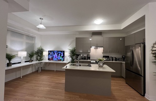 Vaughan House | Elegant Whole Townhome In Woodbridge Estate Vaughan
