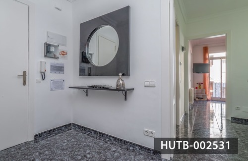 El Poble-sec Apartment | Elegantniy apartment for 5 people in Poble Sec