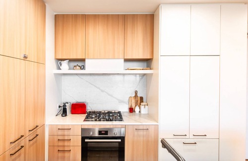 Heidelberg Heights Apartment | Elevated Escape - 2BR w Gym & Rooftop Spa