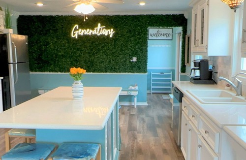 Surfside Beach House | Elevator, Pickleball, Hot Tub, Jacuzzi suite, Sleeps 26 "Generations Retreat"