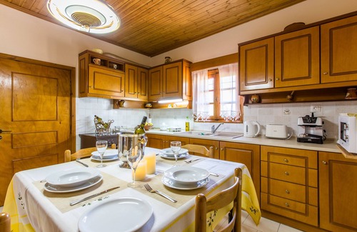 Platanias Town Cottage | Elisavet's House- Cozy house at the center of Platanias