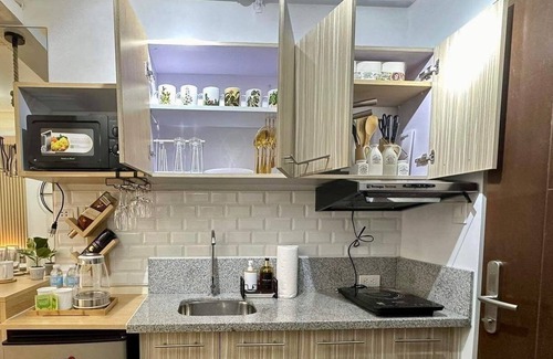 Alabang Condo | Elite Escapes/staycation in Alabang with High speed WIFI up to 200mbps +Netflix