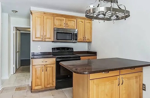 Randallstown House | Elite Private Bedroom in a Home in Randallstown/Owings Mills area