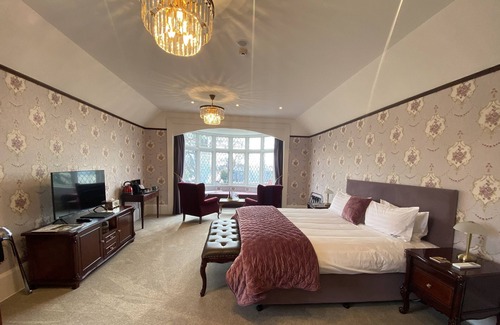 Christchurch City Centre Cabin | Eliza's Manor