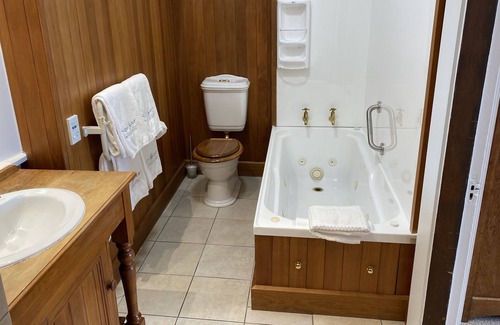 Christchurch City Centre Cabin | Eliza's Manor