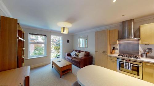 Summertown House | Elizabeth Jennings Way