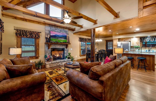 Maggie Valley Cabin | Elk Meadow Lodge ~ New Cabin by Willow Tree Cabins