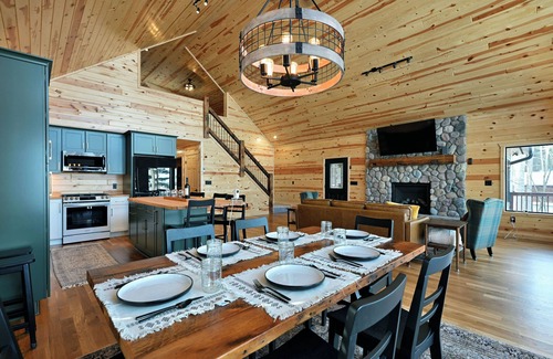 Stone Lake Cabin | Elk Run – New Luxury Lakefront Cabin on LCO