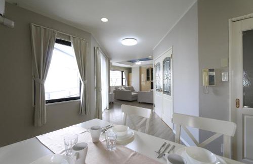Shikitsuhigashi Apartment | ELLE Namba Villa