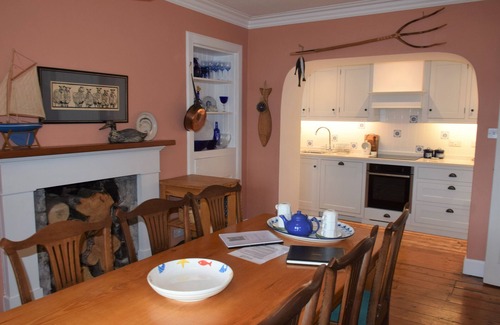 Kippford Cottage | Elm Cottage - a house that sleeps 8 guests in 4 bedrooms