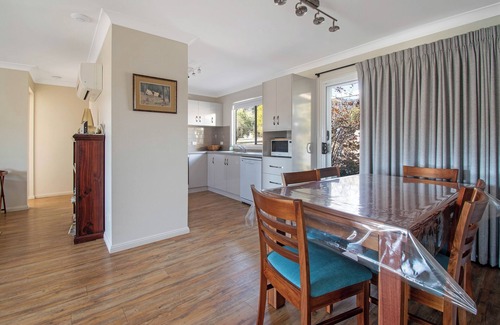 Little River House | Elm Cottage