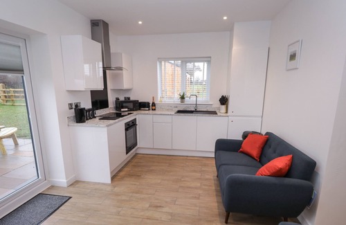 Radbourne Cabin | ELM LODGE, pet friendly, with a garden in Etwall