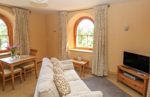 Longnor Apartment | Elmwood