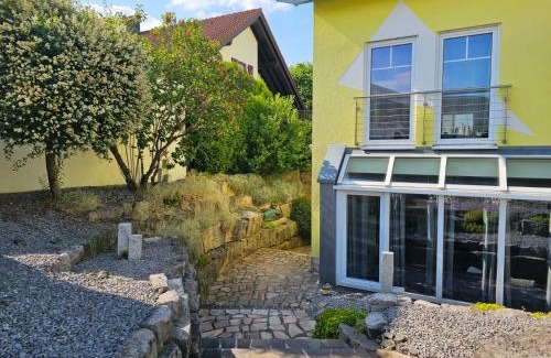 Obergroningen Apartment | ELW sonnig,Terasse, bis zu 13 Schlafpl.