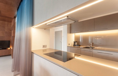 Center Hotel | EMA House Hotel Suites