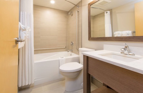 James Bay Hotel | Embassy Inn