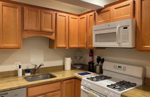 Dupont Circle House | Embassy Row, Beautiful Apt in Townhome, Patio