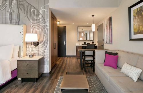Berkeley Heights Hotel | Embassy Suites by Hilton Berkeley Heights
