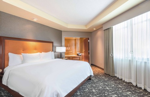 St. Charles Hotel | Embassy Suites by Hilton St. Louis St. Charles
