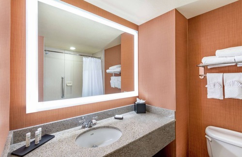 St. Charles Hotel | Embassy Suites by Hilton St. Louis St. Charles