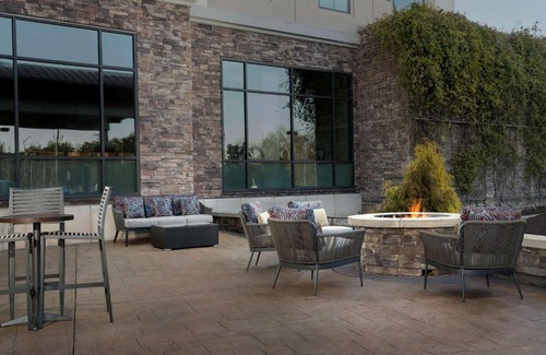 Springfield Hotel | Embassy Suites Springfield