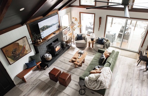 Bluemont Ski Chalet | Emberwood | Modern Chalet + Nature Spa + Trails, & Wineries