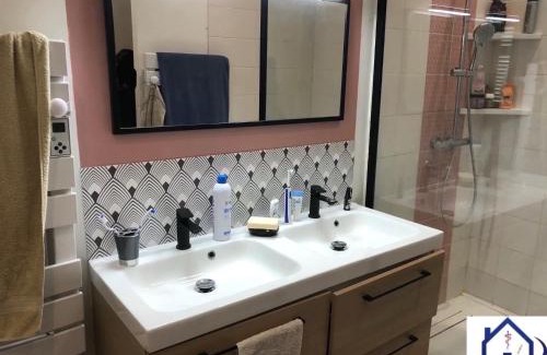 Mitsamiouli Apartment | Embid Palace