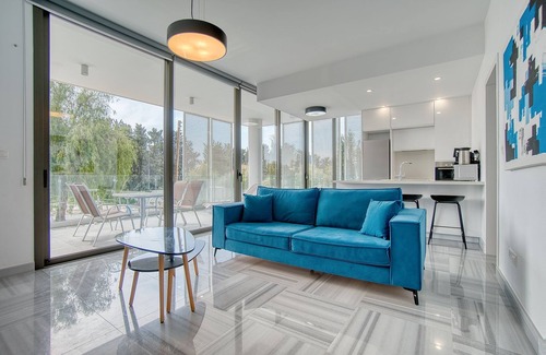 Universal Apartment | Emerald 102 2 BED - Two Bedroom Apartment, Sleeps 4