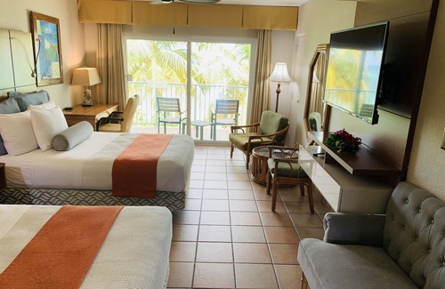 Charlotte Amalie West Hotel | Emerald Beach Resort