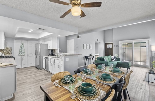 Reseda House | Emerald Jewel: Home Away From Home