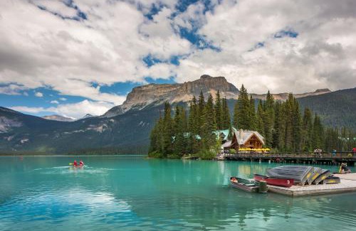 Field Resort | Emerald Lake Lodge