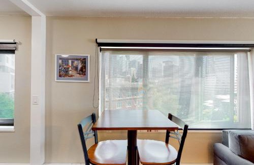 Downtown Seattle Apartment | Emerald Skyline
