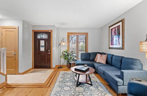 Lowry Hill House | Emerson House