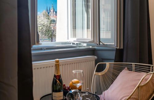 Prague 1 Apartment | Emperor Castle View Suite