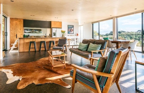 Waiheke Island House | EMPIRE VIEWS | Be My Guest