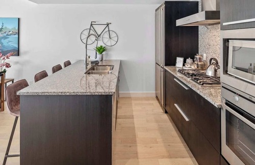 Downtown Victoria Condo | Empress Shores - your stylish home away from home in downtown Victoria!