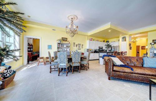 Silver Sands Beach Apartment | En Soleil #121 West