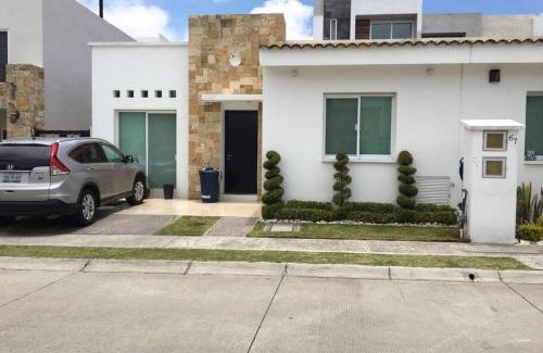 Lomas de Angelopolis House | En Sonata! Casa de un piso en Lomas Totalmente equipada