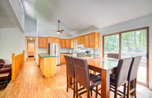 Sauble Beach House | Enchanting 3-Bedroom Cottage Surrounded By Nature Close To The Beach!