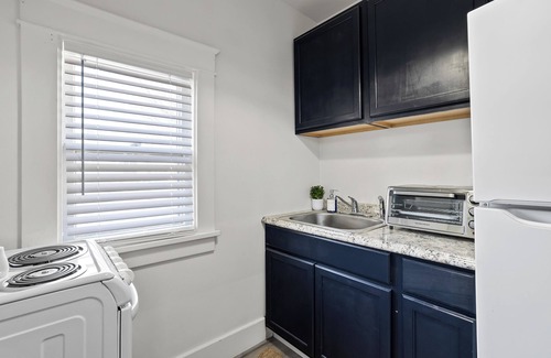 Battle Creek House | Enchanting Duplex: 2 units in 1 - Close to downtown & local attractions