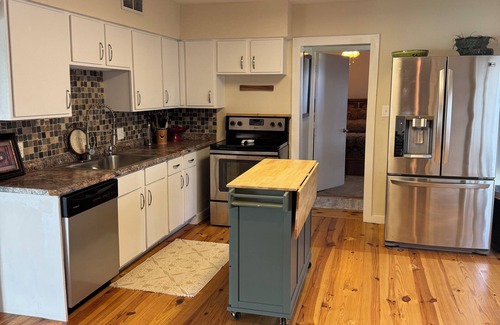 Lindale Other | Enchanting farmhouse with AC in Lindale