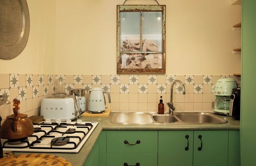 Cockatoo Apartment | Enchanting Moroccan 1001 Nights Couples Hideaway