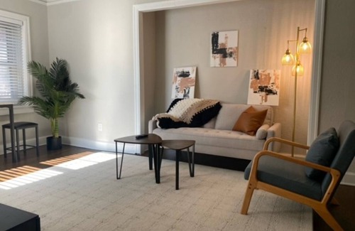 Hanover Place Apartment | Enchanting Nook/1BR
