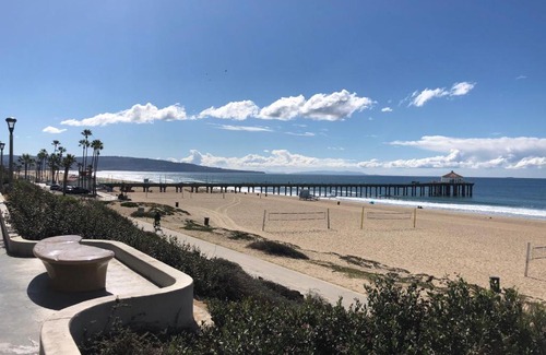 El Porto Apartment | Enchanting Spanish Duplex - 1 block to beach