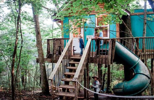 Stonewall House | Enchanting Tree House with a Slide on 200 Acres for a Family Adventure in Germantown, Kentucky