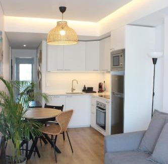 Paco De Arcos Apartment | Encosta's Beach