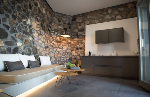 Imerovigli Apartment | Endearing Santorini Suite | Thea Mare Suite | 1 Bedroom | Breathtaking Sea.