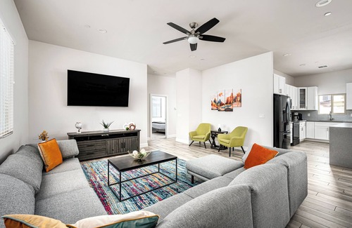 Scottsdale Estates Ten House | Endless entertainment and 1.5 miles from Old Town, stay at Sunbaked Terrace