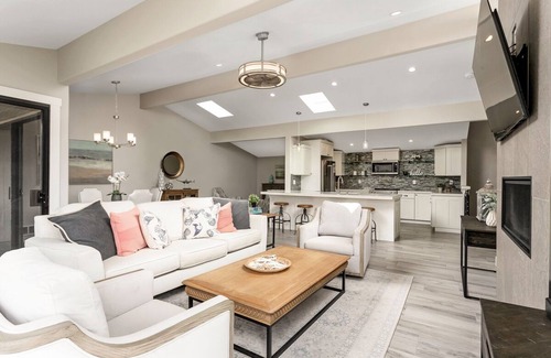 Solana Beach Condo | Endless Summer Ocean View Condo, Fast Wifi, Walk to Racetrack, Dining